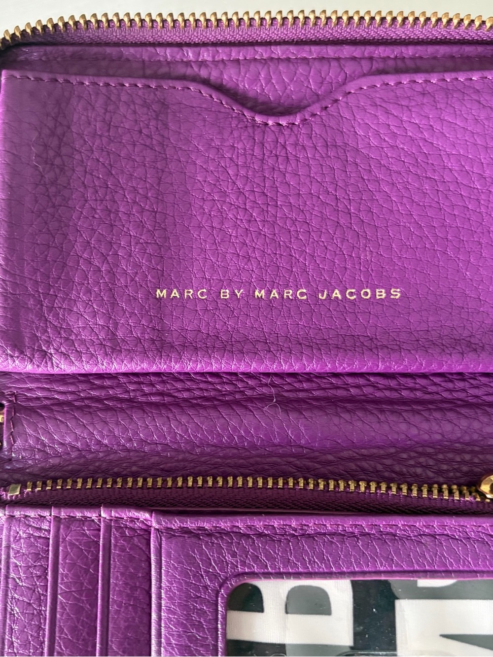 Marc by Marc Jacobs Purple Pebbled Leather Wallet with Gold Plaque - Picture 4 of 14